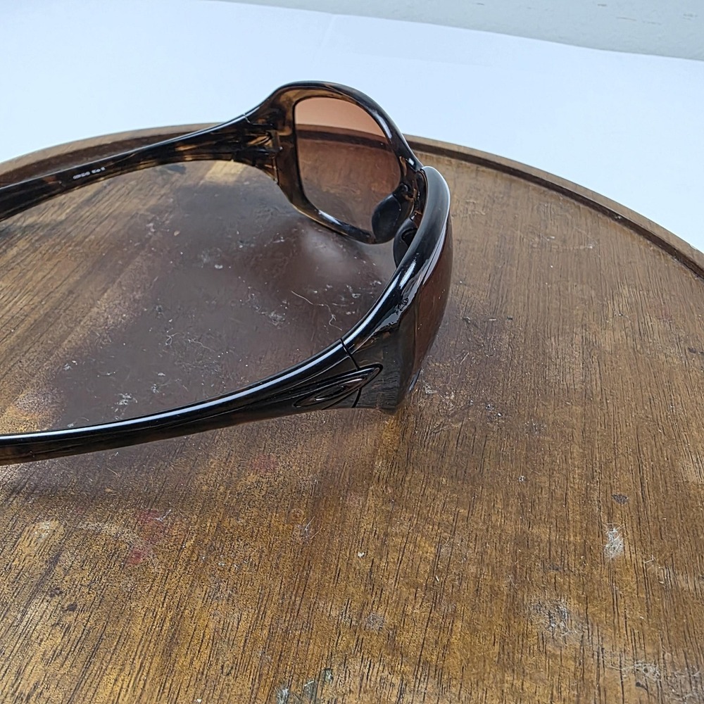 Oakley Necessity Sunglasses Womens 60-18 Brown Tortoise Oversized Wrap Tinted - Picture 5 of 16